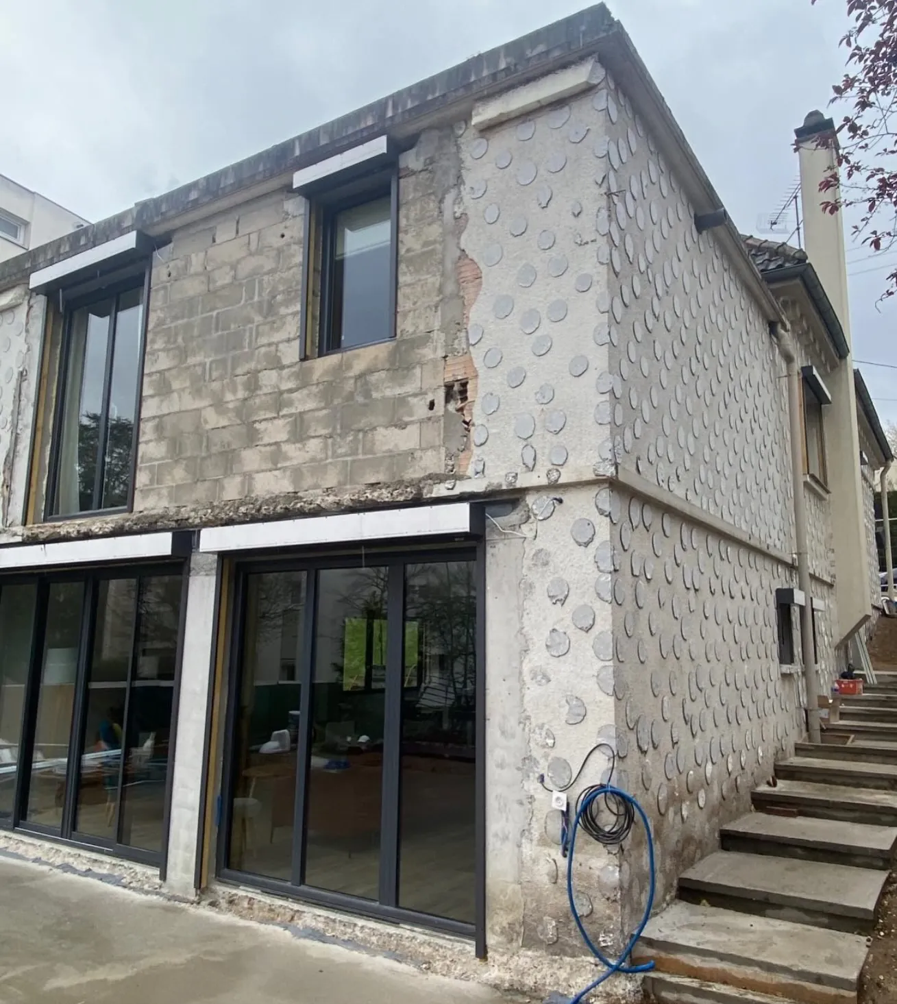 Pignon de la maison, ravalement à Garches, avant travaux