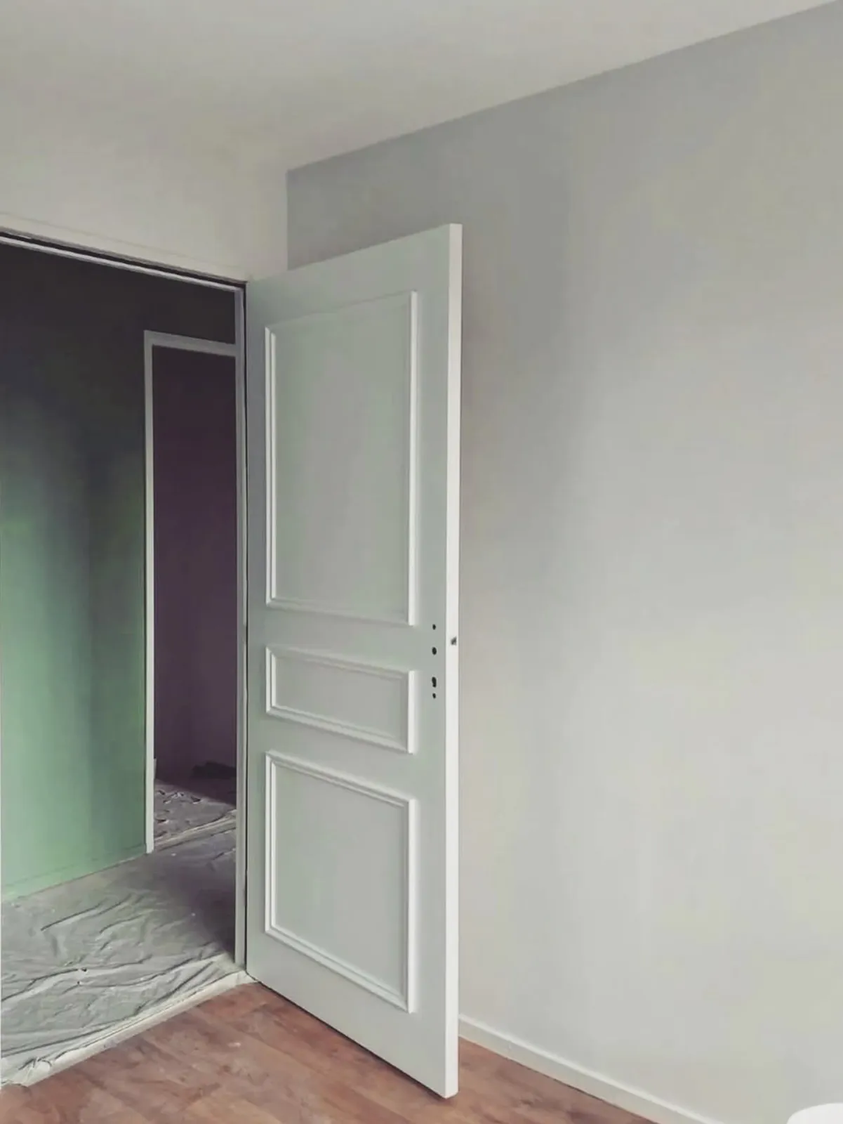 Entrée à Suresnes, après travaux