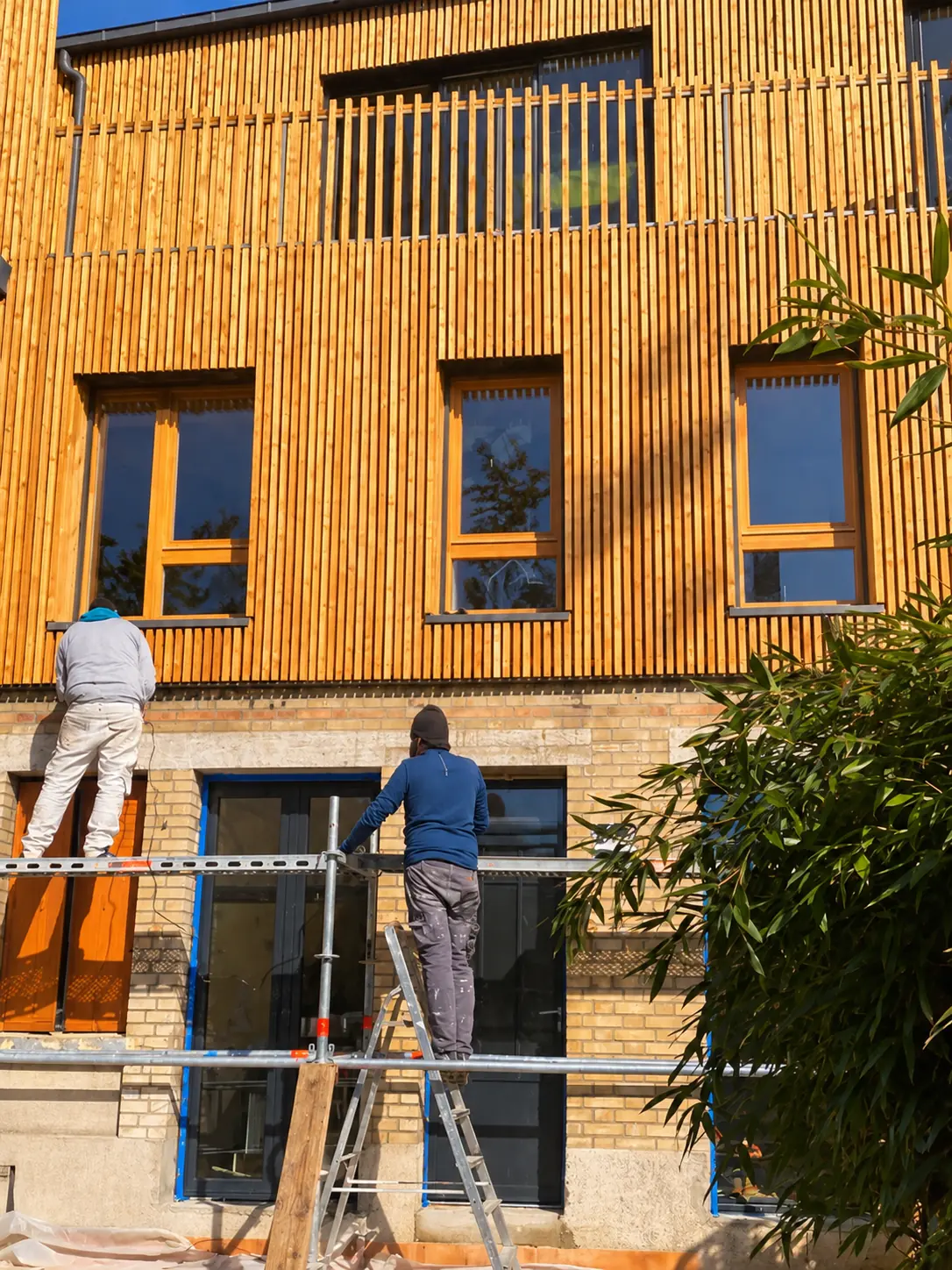 Surélévation avec bardage bois à Montreuil